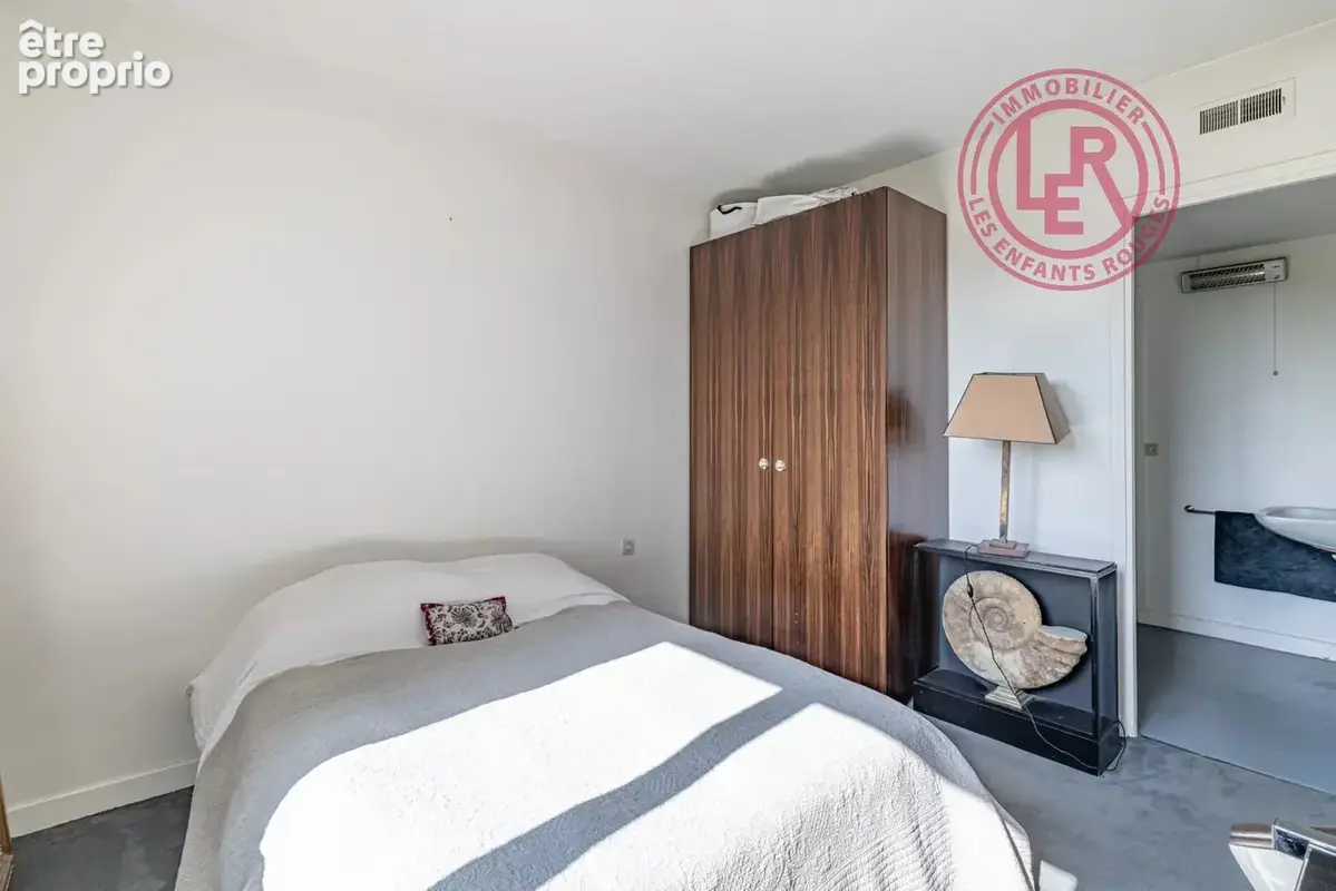 Paris 4ème - Ile Saint-Louis - Quai Henri IV - Appartement de 83m2 avec balcon, belle vue Seine, lumineux - photo 6