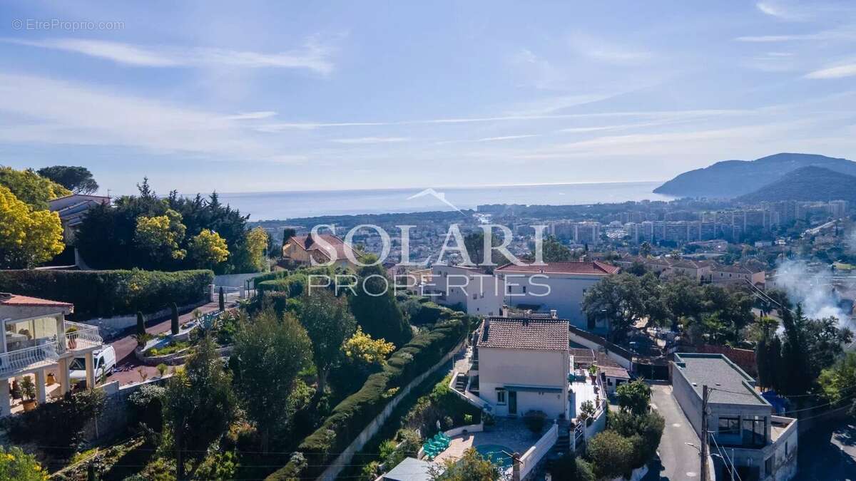 Maison à MANDELIEU-LA-NAPOULE