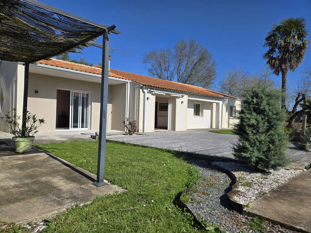 Maison à SAINT-HIPPOLYTE