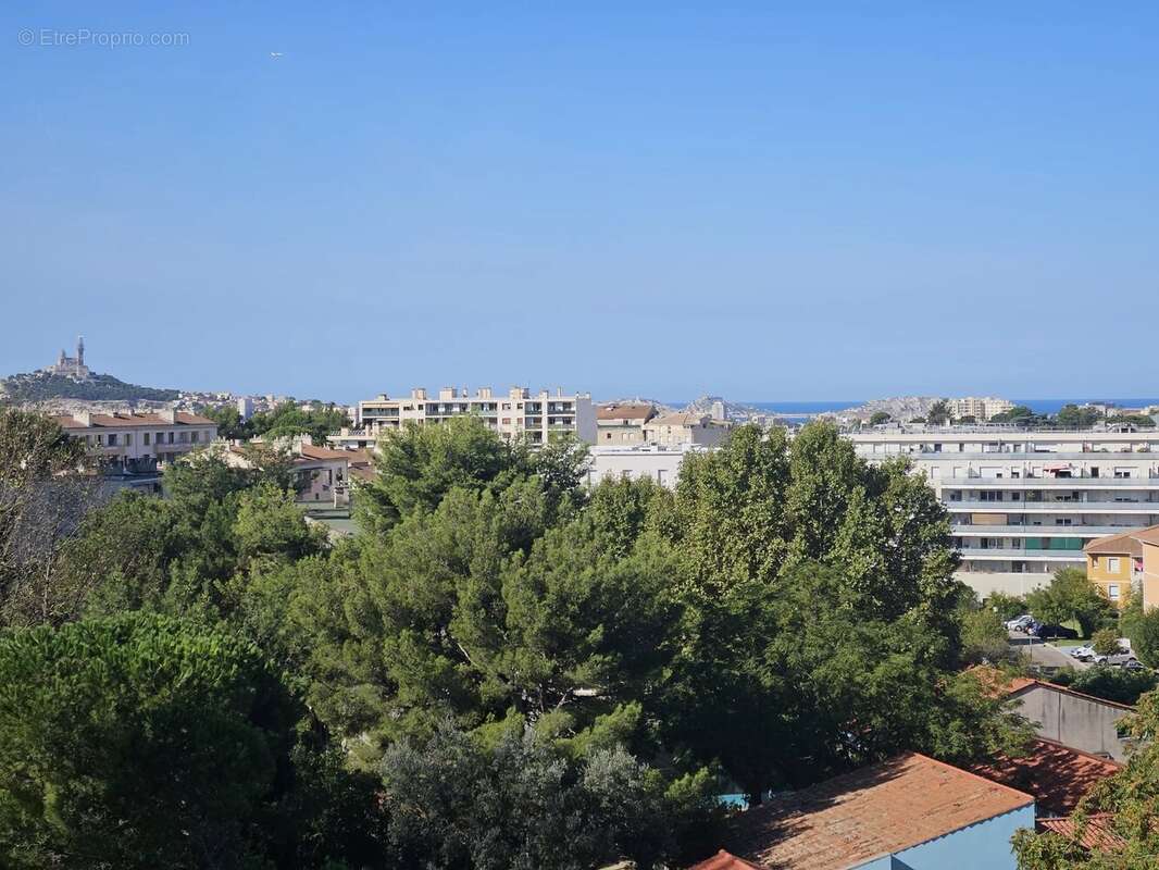 Appartement à MARSEILLE-4E