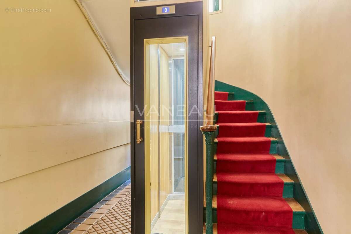 Appartement à PARIS-17E