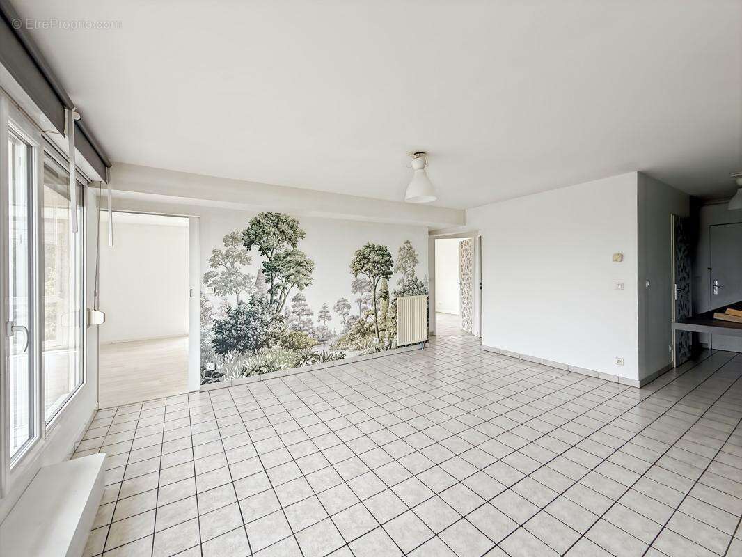 Appartement À Vendre T4 de 73 m2 avec Balcon et BOX à REIMS - photo 4
