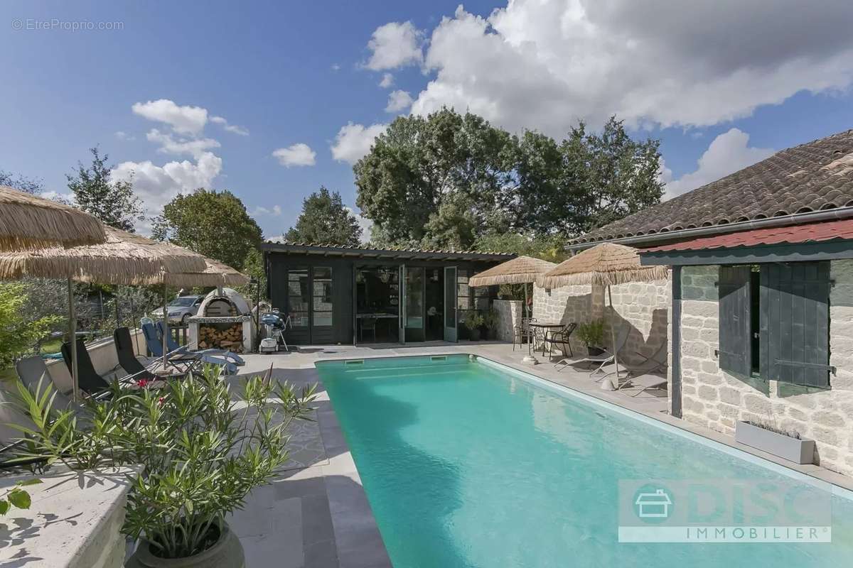 Maison à MONTFERMIER