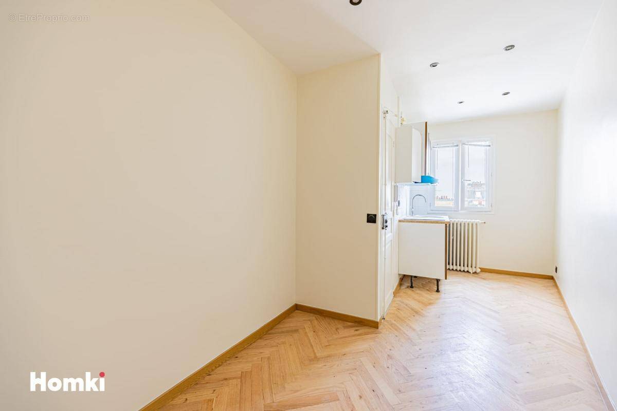 Appartement à PARIS-17E