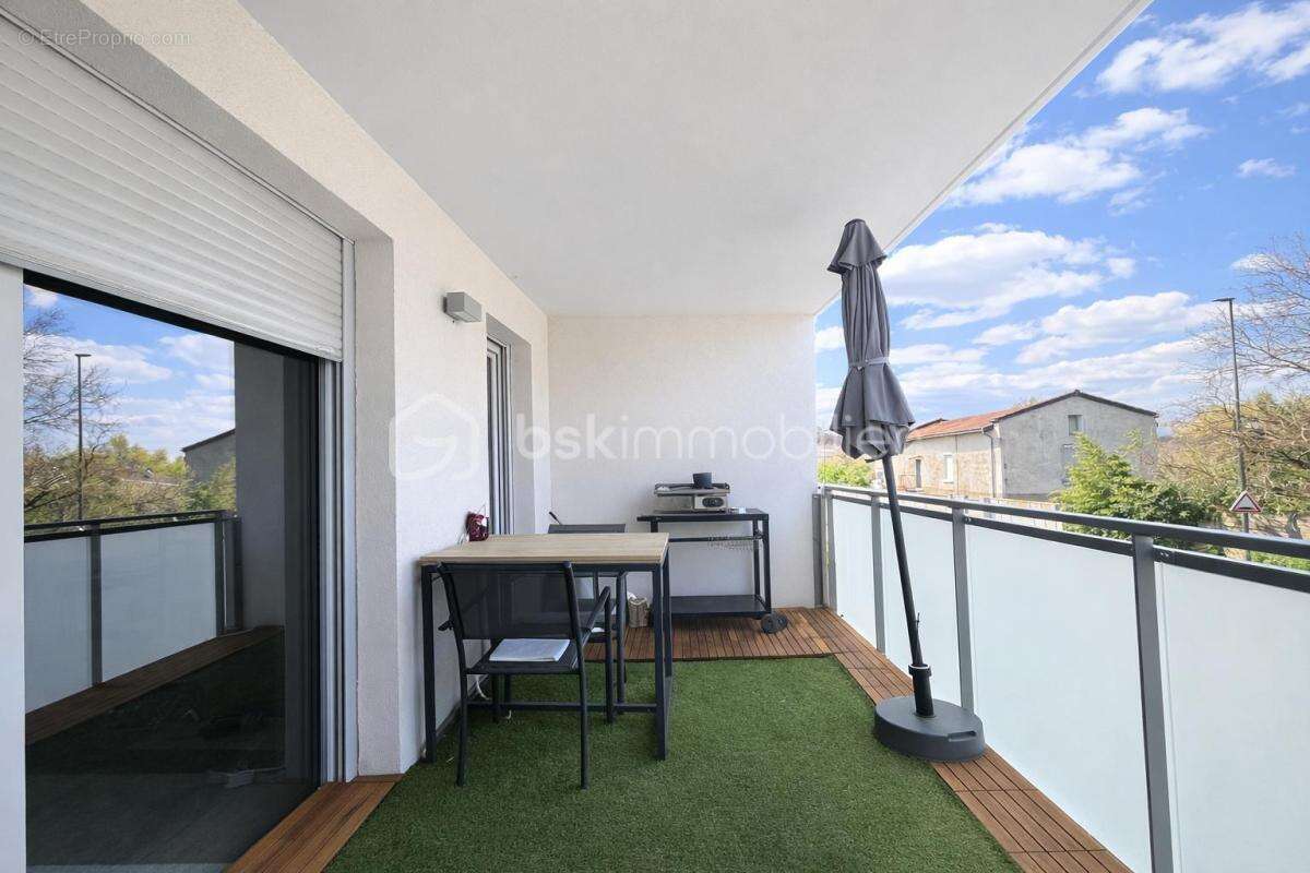 Appartement à SEREZIN-DU-RHONE