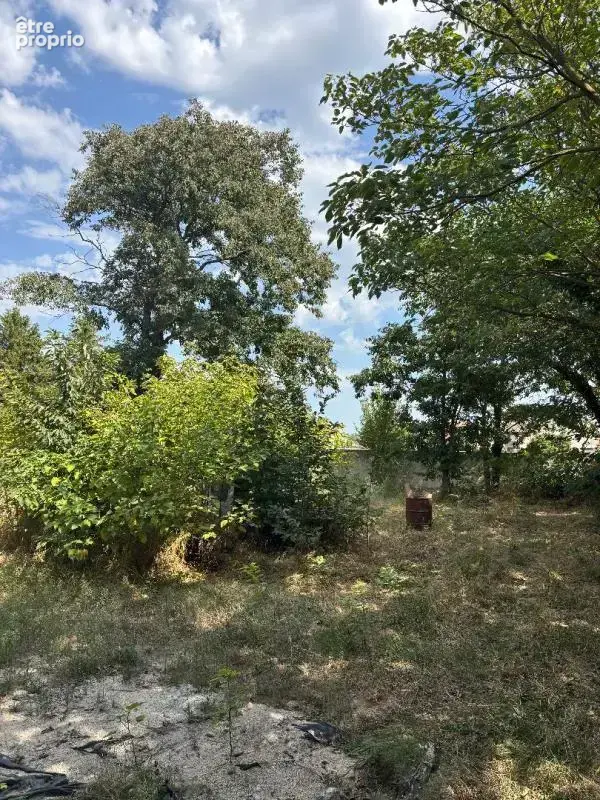 Photo Terrain à Althen-Des-Paluds au prix de 139 000€
