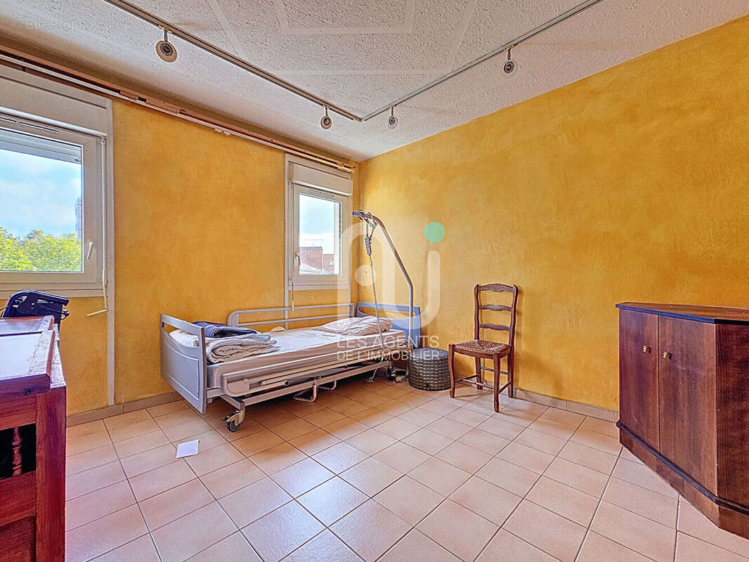 Appartement à VILLENEUVE-LA-GARENNE