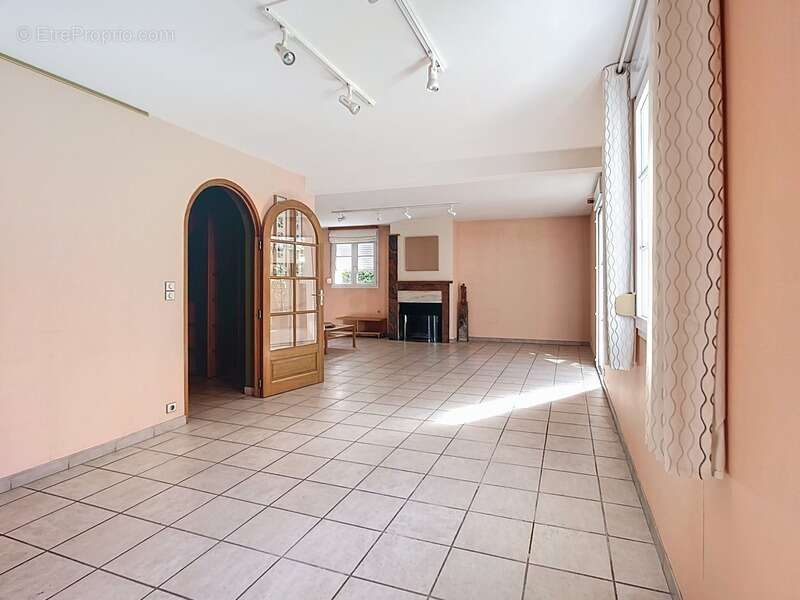 Maison à SAINT-CYR-SUR-LOIRE