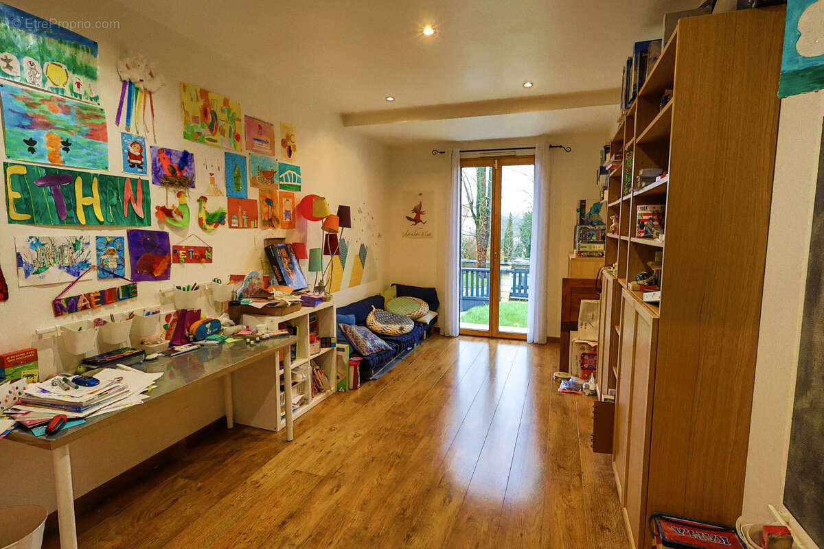 Maison à SAINTRY-SUR-SEINE