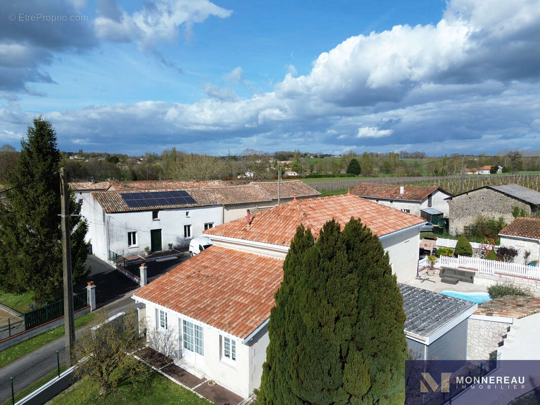 Maison à BAIGNES-SAINTE-RADEGONDE