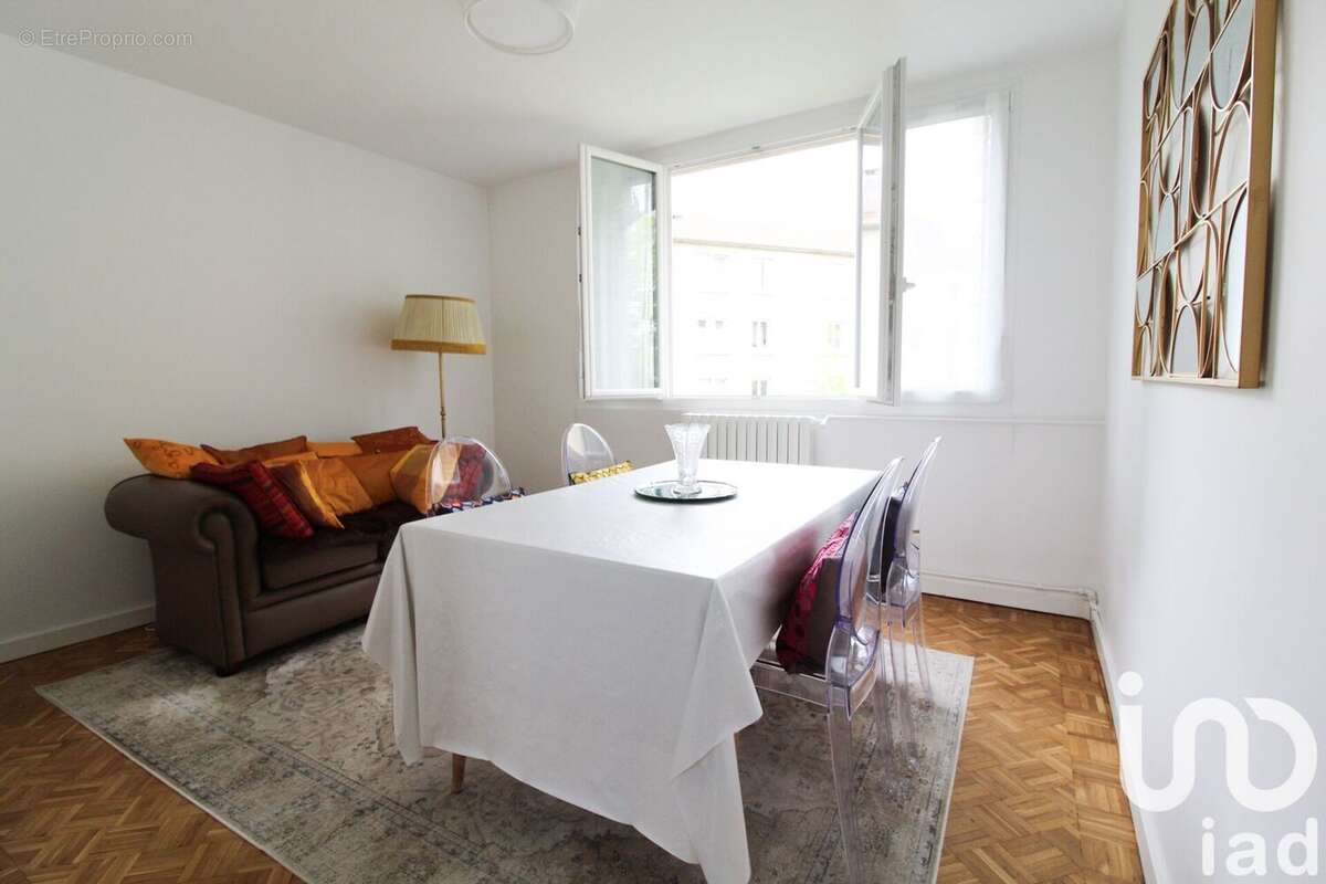 Photo 3 - Appartement à LE KREMLIN-BICETRE