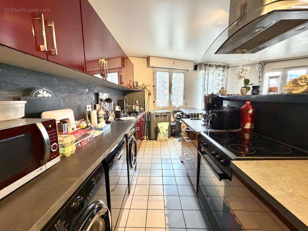 Rouen 76100 quartier MATMUT - appartement T4 - 3 chambres, 3 balcons, un box de stationnement, cave - photo 7