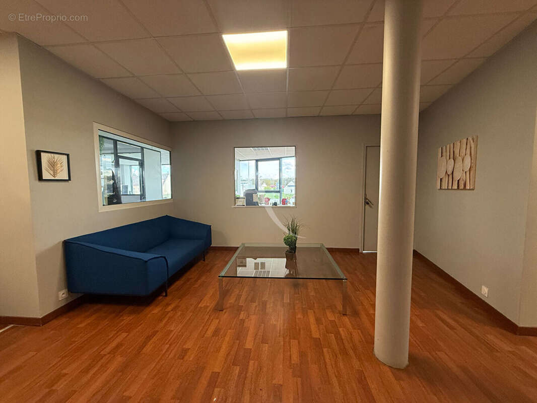 Bureaux Nogent Le Phaye  3 326 m2 - photo 10