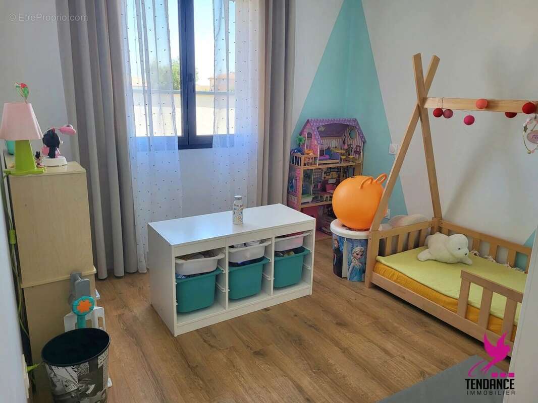 Superbe Villa avec garage et piscine. - photo 12