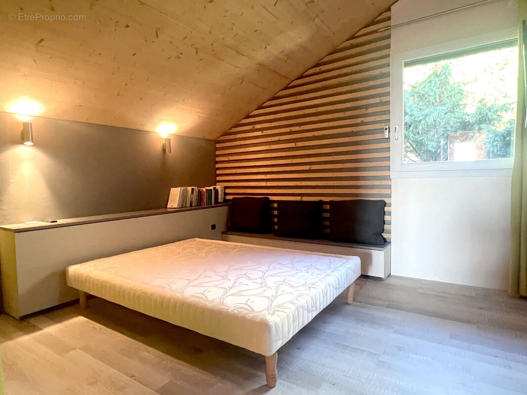 Maison à COLLONGES-SOUS-SALEVE