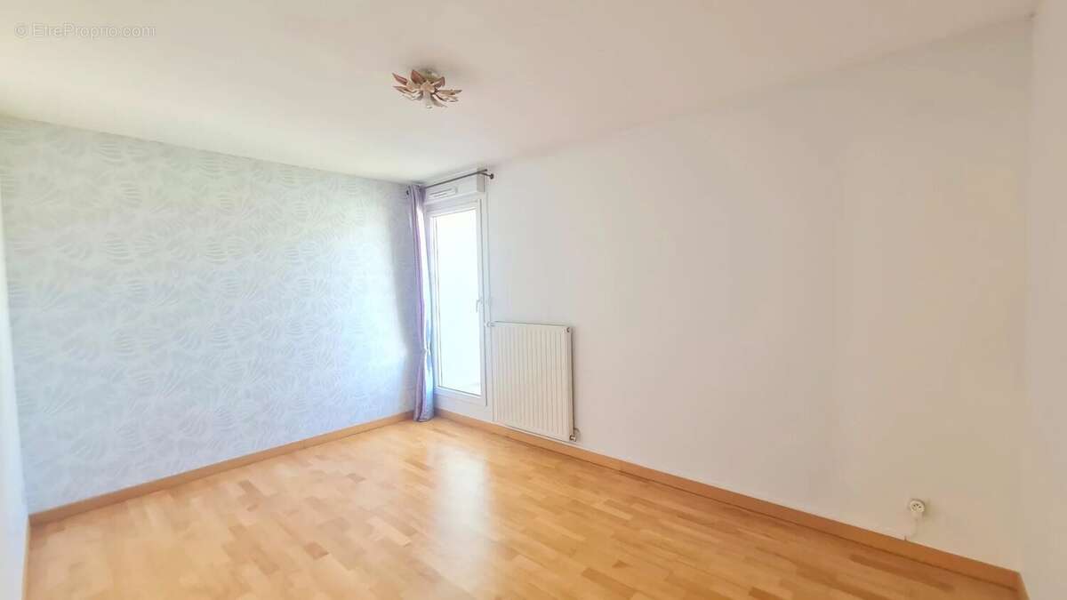 Echirolles- Appartement T4 de 93m2 au dernier étage - photo 9