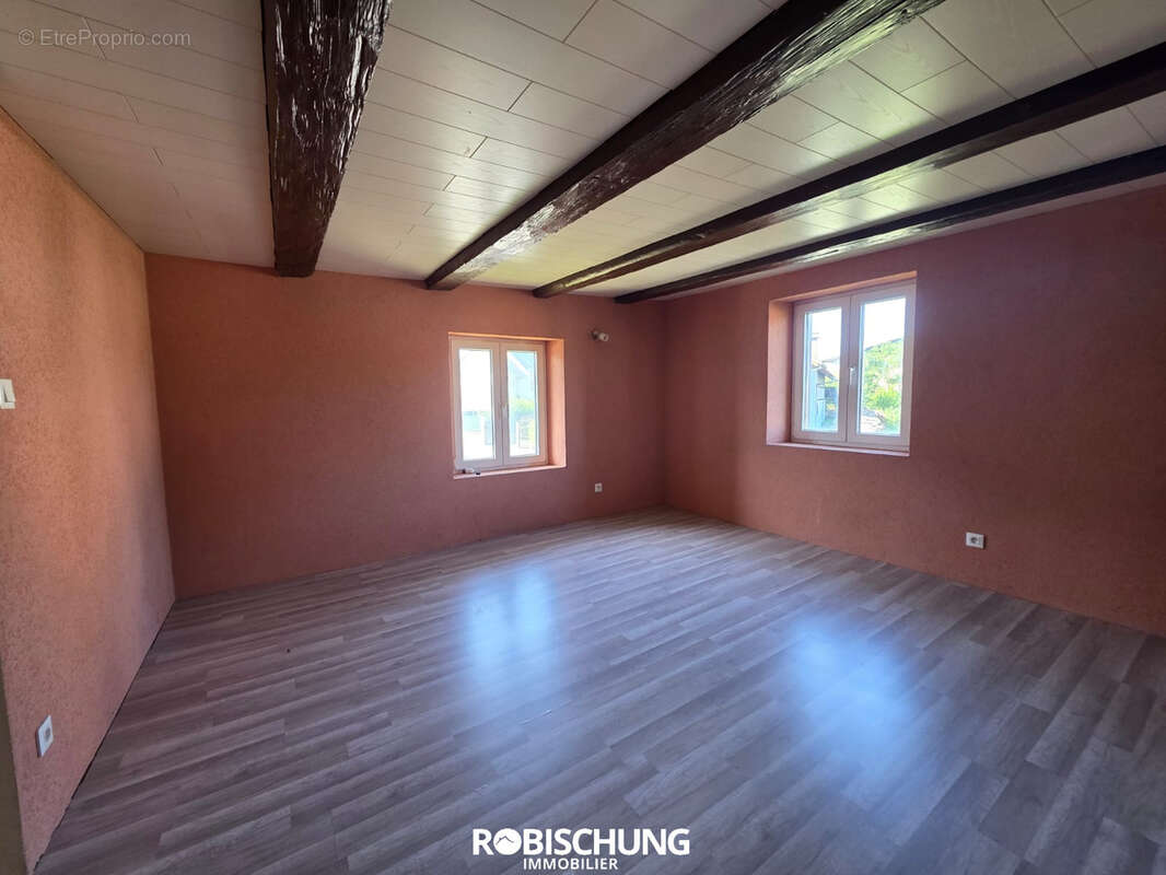 TRAUBACH LE BAS : Maison de 187 m2 avec dépendance - photo 5