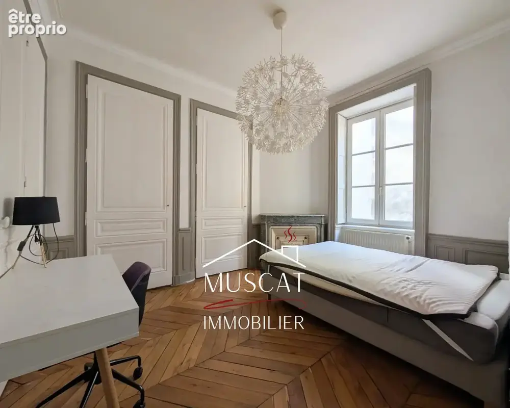 LYON 69002 - Appartement -  3 pièces - 80 m2 - Au cœur de la Presqu’île lyonnaise - photo 4