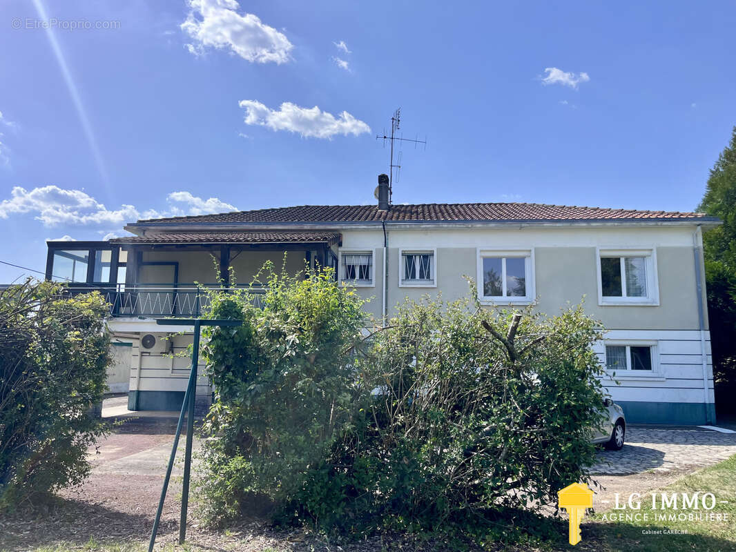 Maison à JONZAC