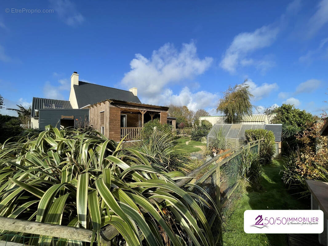 Maison à PLOUZEVEDE