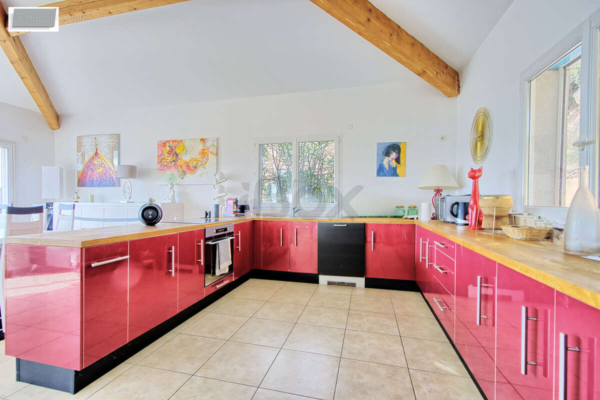 Maison à SOLLIES-VILLE