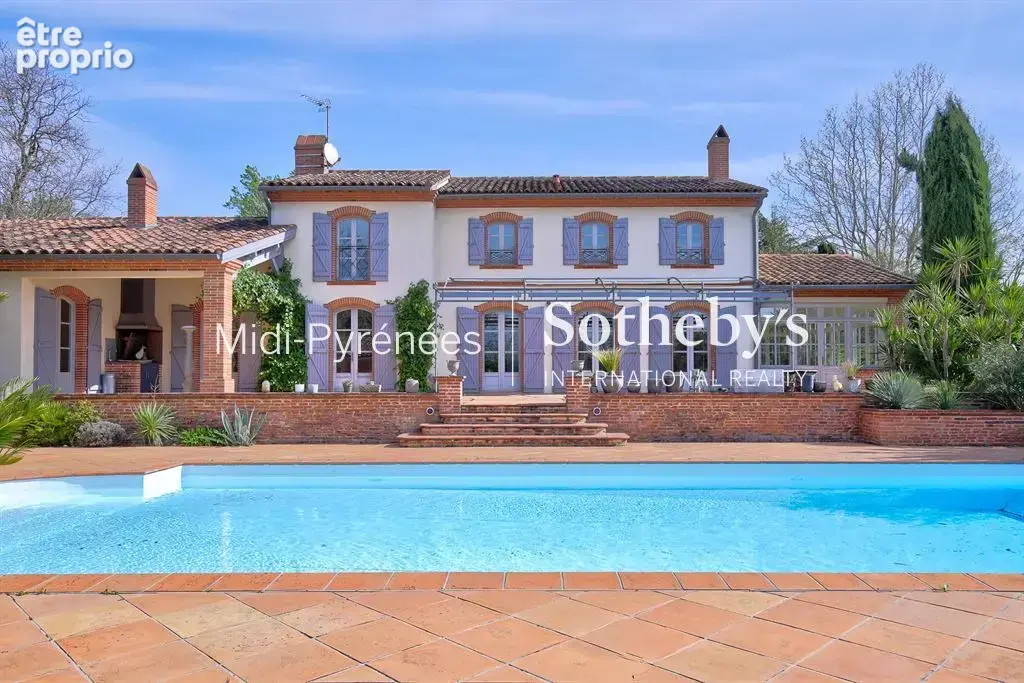 Maison 10 pièces 300 m² · à Toulouse · 300 m² · 890 000 €