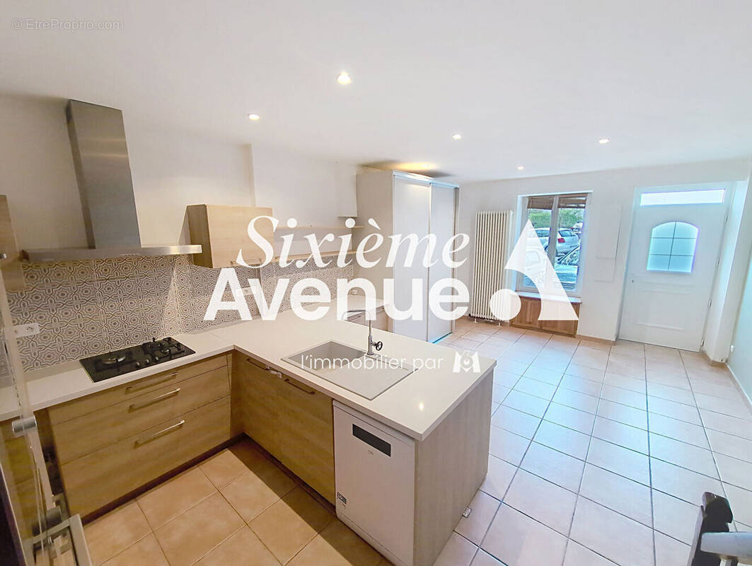 Appartement à SAINT-SYMPHORIEN-D'OZON