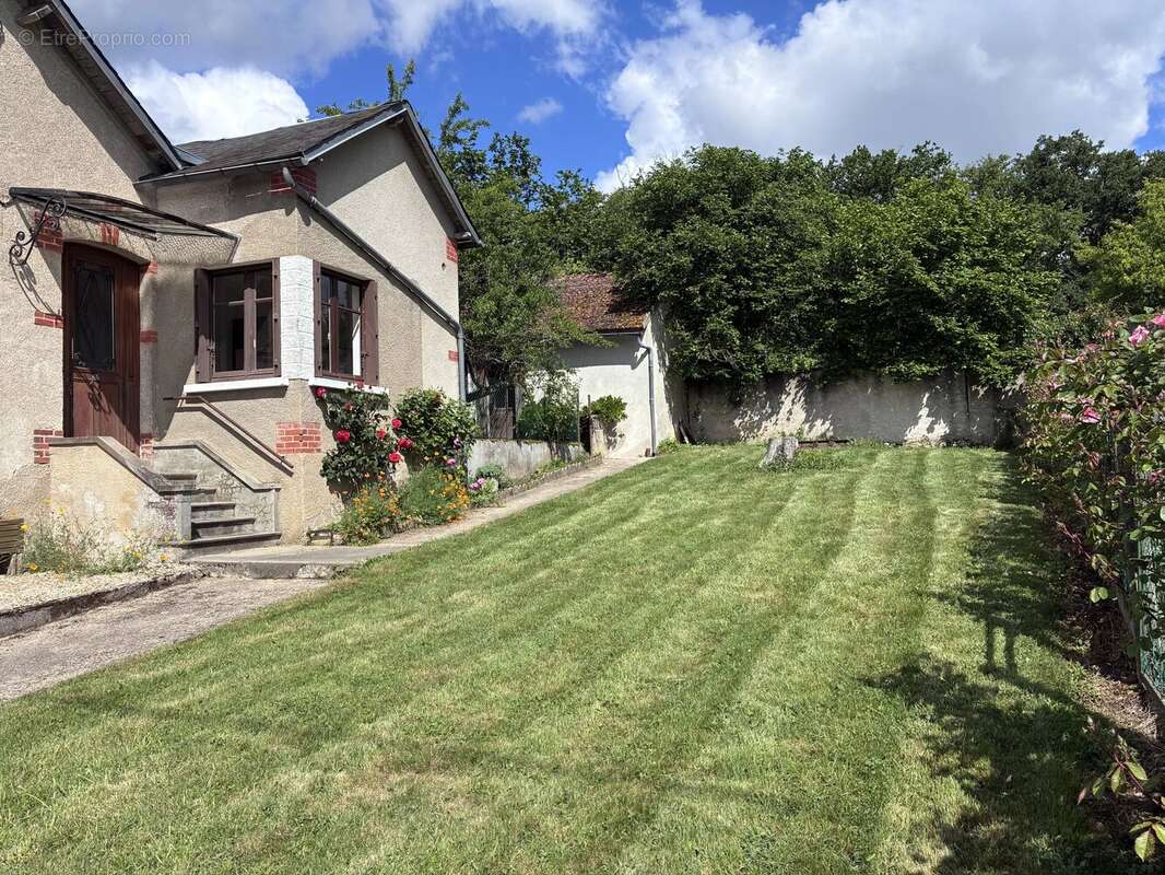 Maison à LA TRIMOUILLE