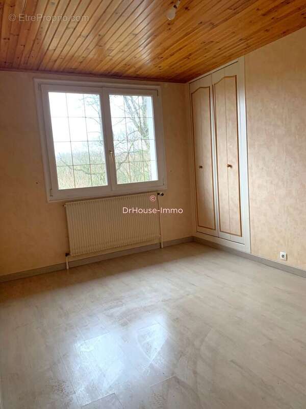 Maison à NEUFCHATEAU