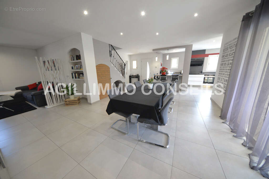 Maison à PUGET-SUR-ARGENS