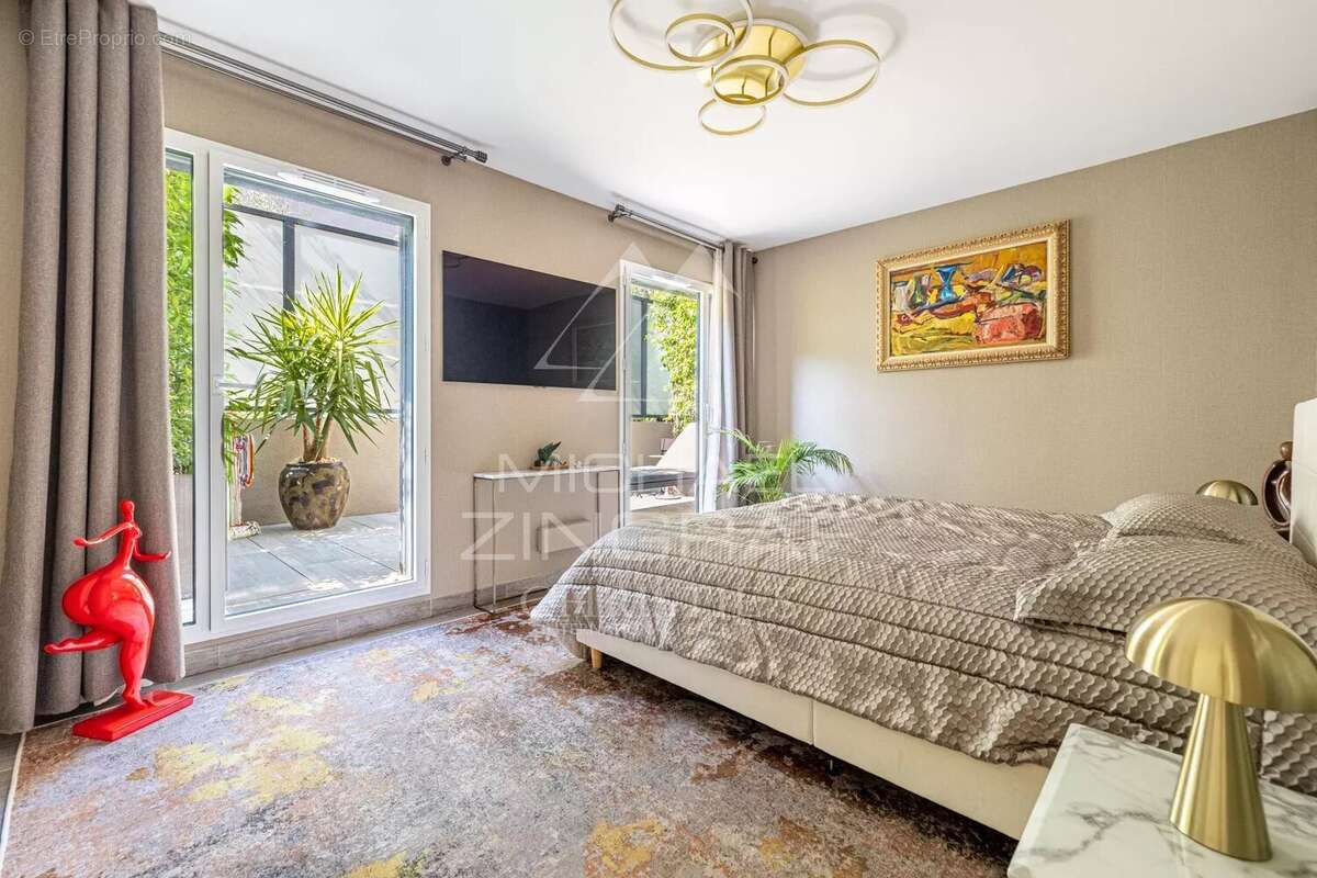 Appartement à EZE