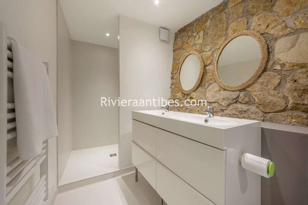 Maison à MOUANS-SARTOUX