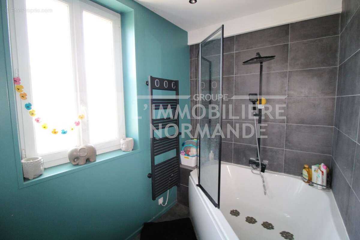 Maison à BONNIERES-SUR-SEINE