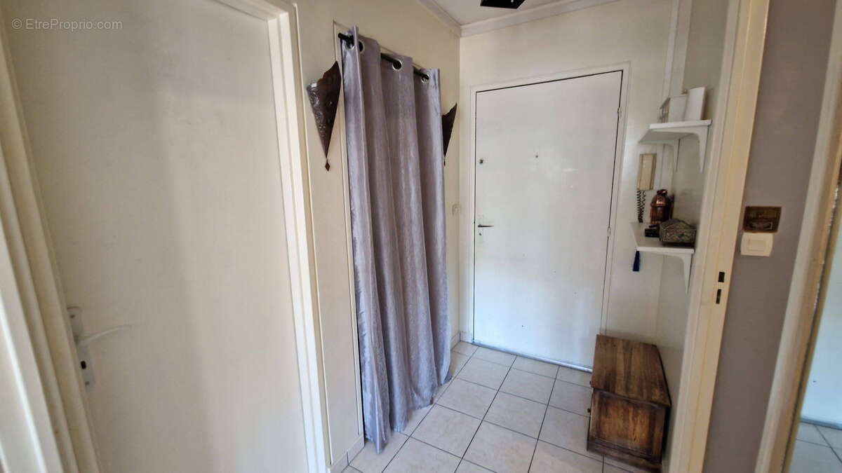 APPARTEMENT F3 avec grand balcon - photo 4