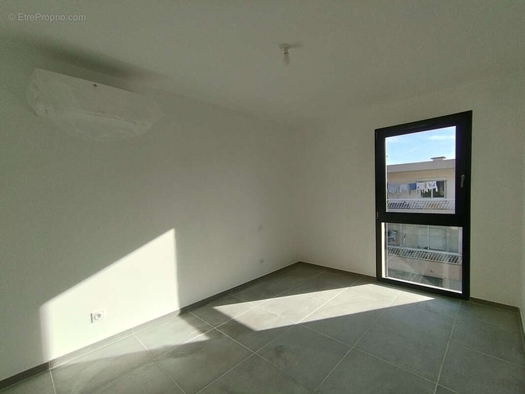 Appartement à SIX-FOURS-LES-PLAGES