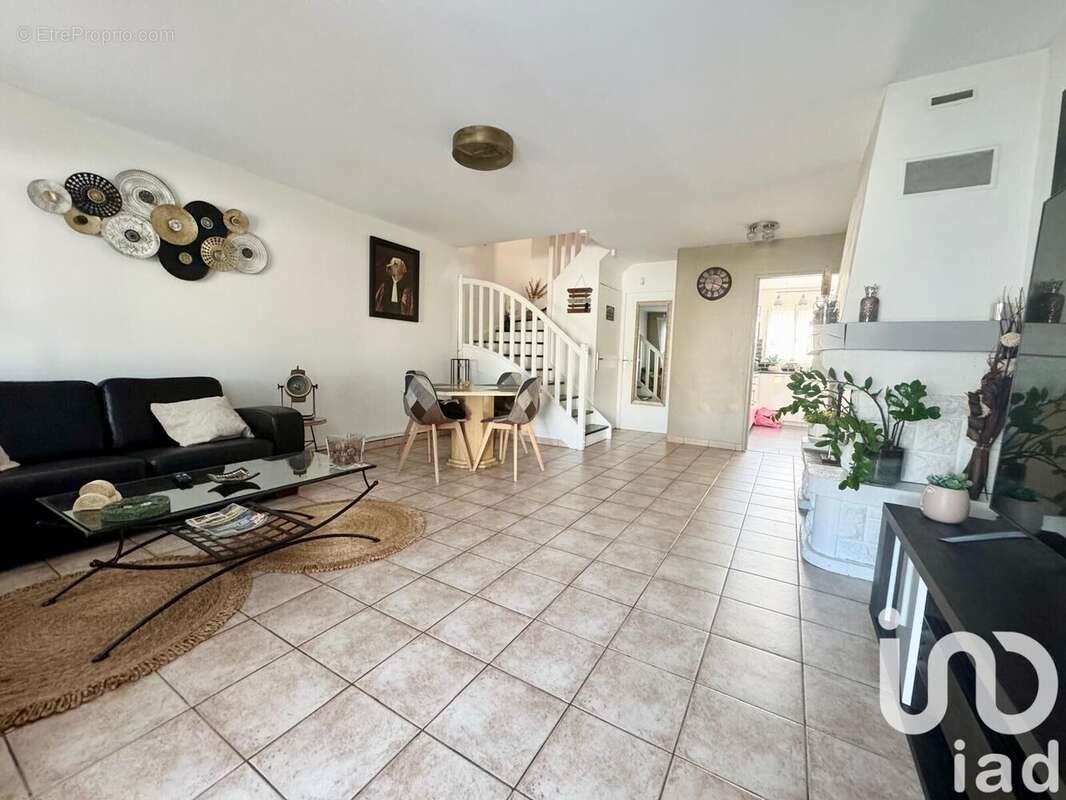 Photo 3 - Maison à BRIE-COMTE-ROBERT