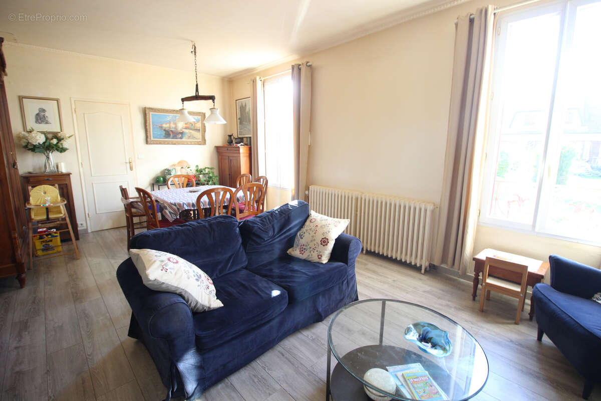 Maison à LIMEIL-BREVANNES