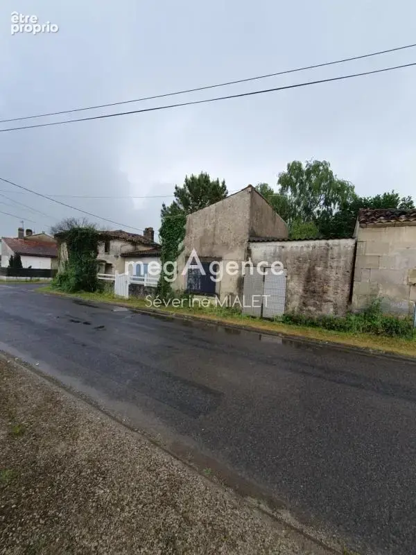 Maison a rénover Mainxe-Gondeville 16200 - photo 1