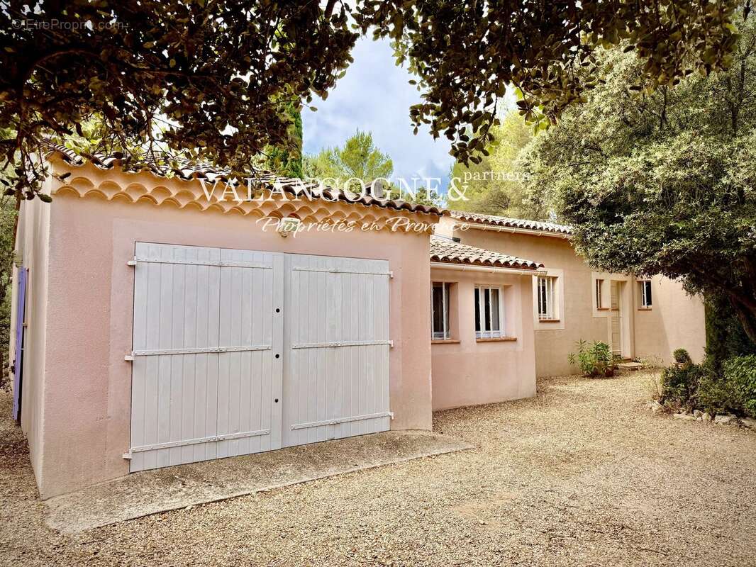 Élégante maison provençale avec piscine - photo 8