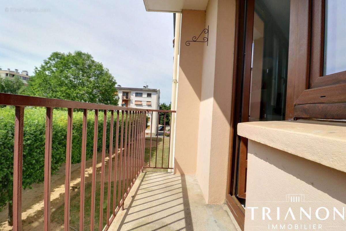 4 pièces, 2 chambres, balcon, cave, box, Les Clayes-sous-Bois - photo 10