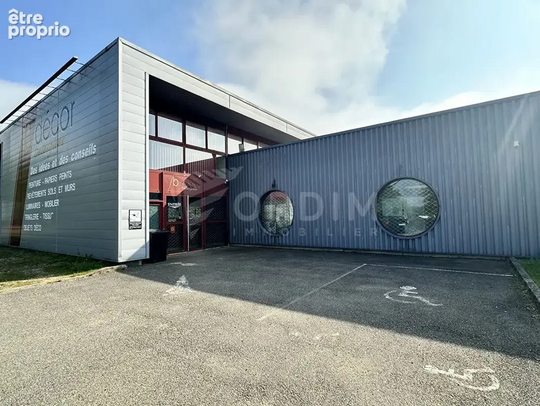 Photo Commerce à Cosne-Cours-Sur-Loire au prix de 588 000€
