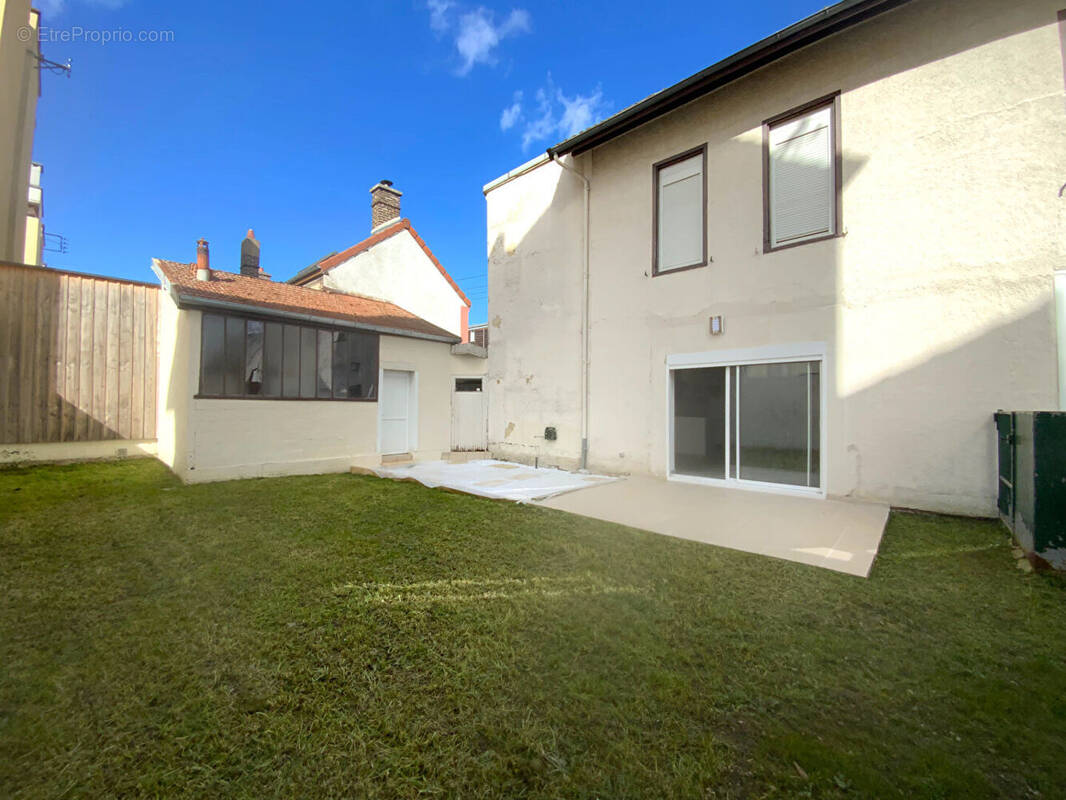 Appartement à SAINTE-SAVINE