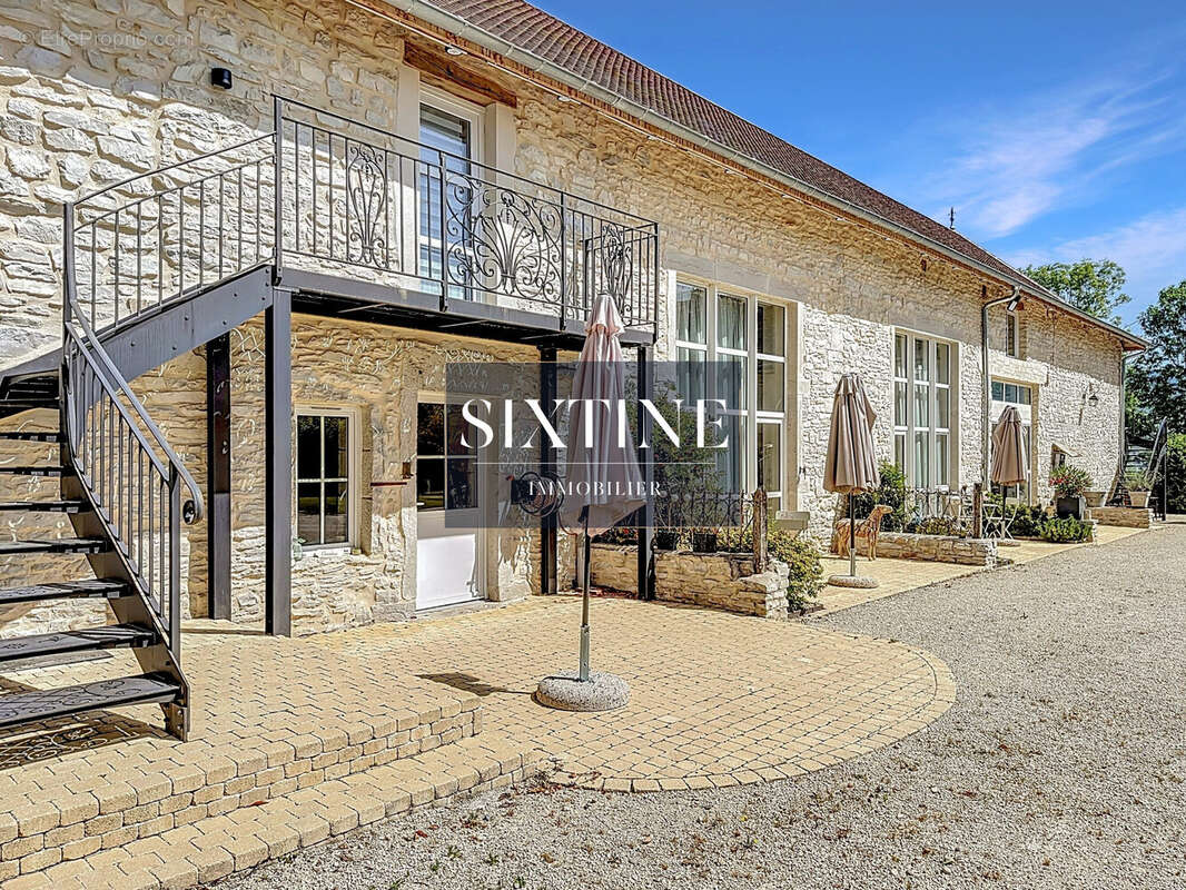 Maison à CREYS-MEPIEU