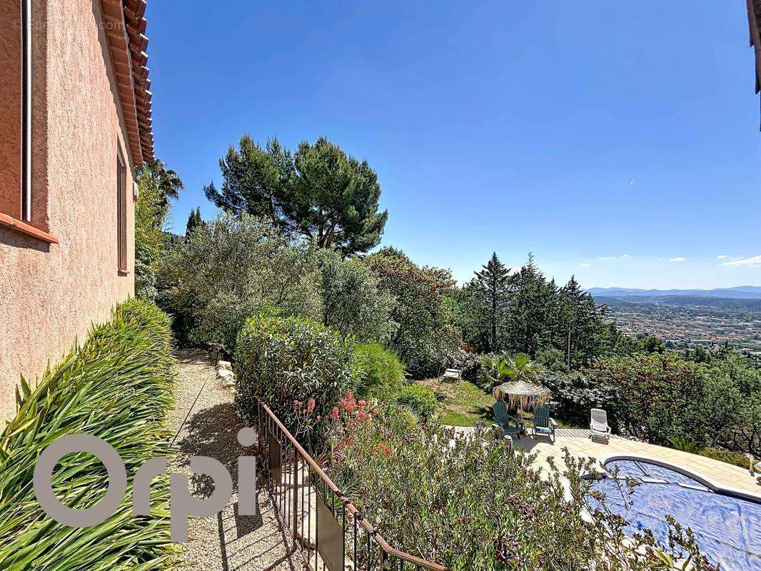 Maison de charme avec vue dominante, studio indépendant, piscine et garage - photo 20
