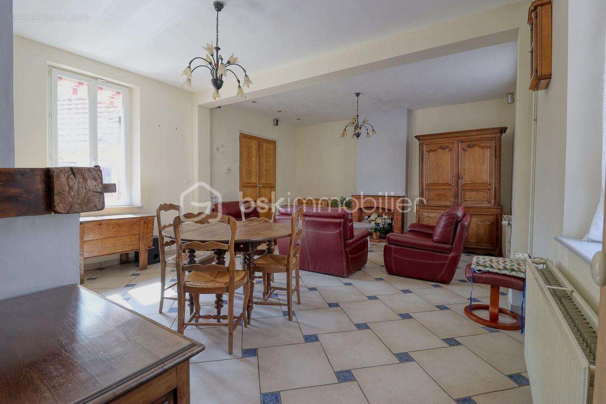 Maison de caractère 115 m² - 6 pièces - 3 chambres avec Jardin et Garage - photo 9