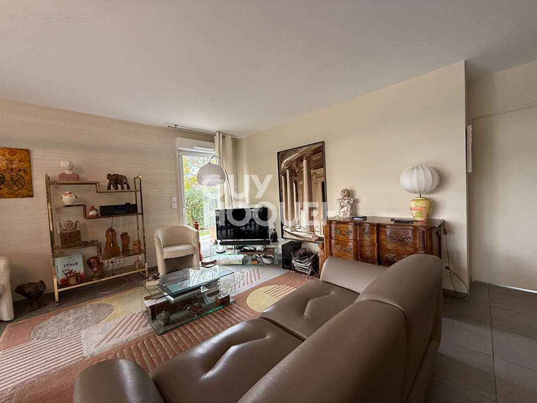 Appartement à VOURLES