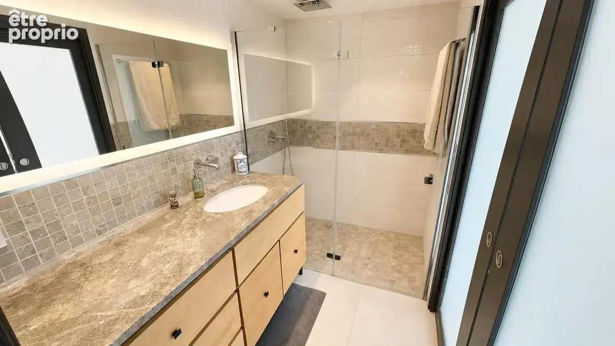 Claviers , Var . Villa contemporaine avec vue dégagée, piscine et terrain de 5800 m² - photo 12