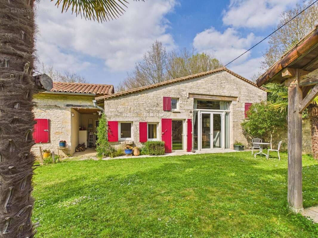 Maison à SAINT-FRONT
