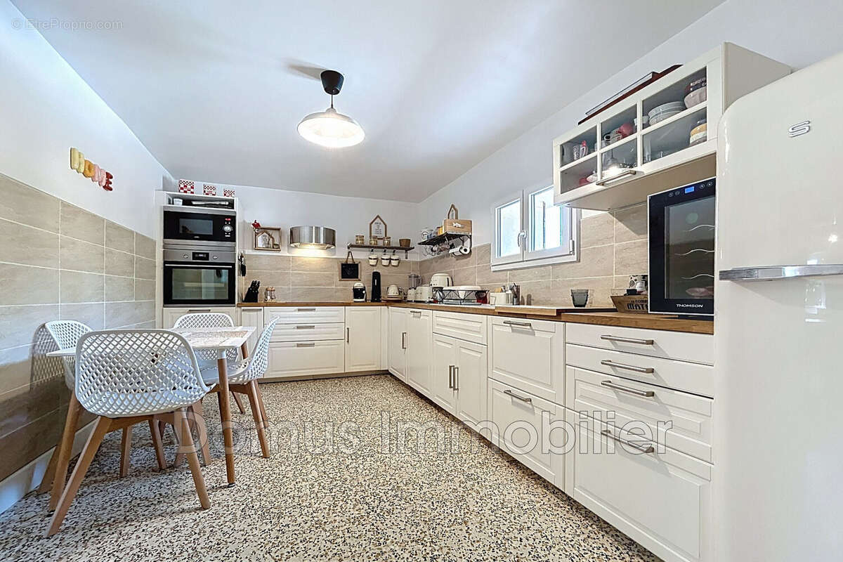 Maison à SAINT-SATURNIN-LES-AVIGNON