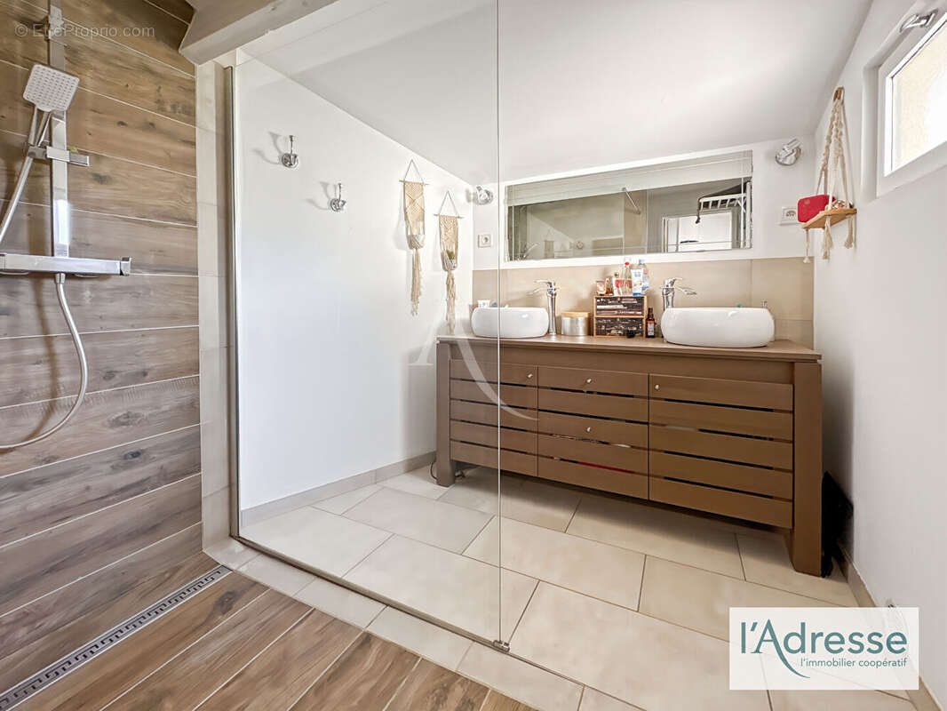 Maison à FLEURY-SUR-ANDELLE